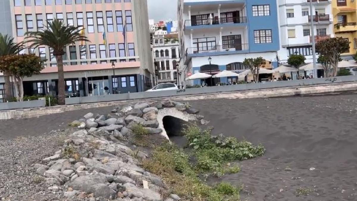 VIDEO MUJER PERDIDA ALCANTARILLAS LA PALMA Una mujer se pierde desnuda por las alcantarillas de Santa Cruz de La Palma Foto imagen imagen