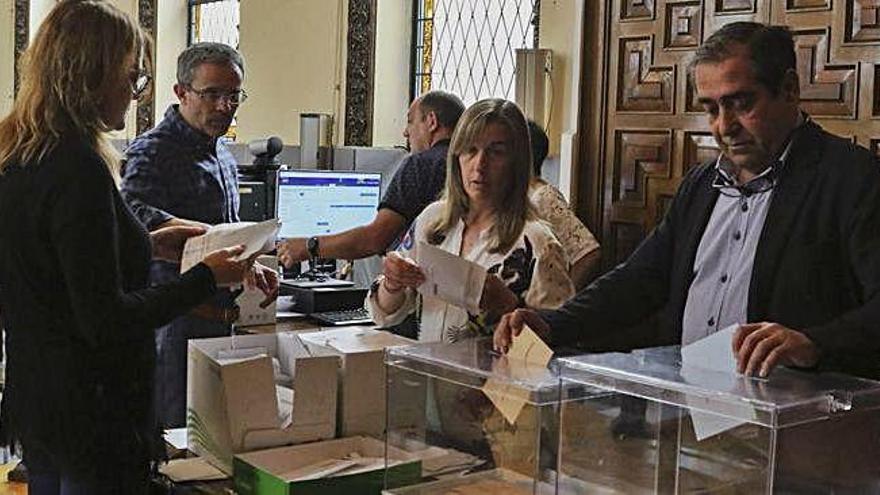 Imagen del recuento del voto del registro CERA en los juzgados de Zamora.