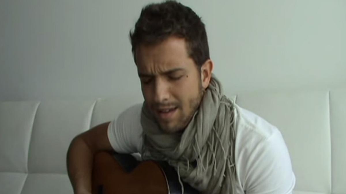 Pablo Alborán canta ’Solamente tú’, el vídeo que el va donar a conèixer a Youtube.