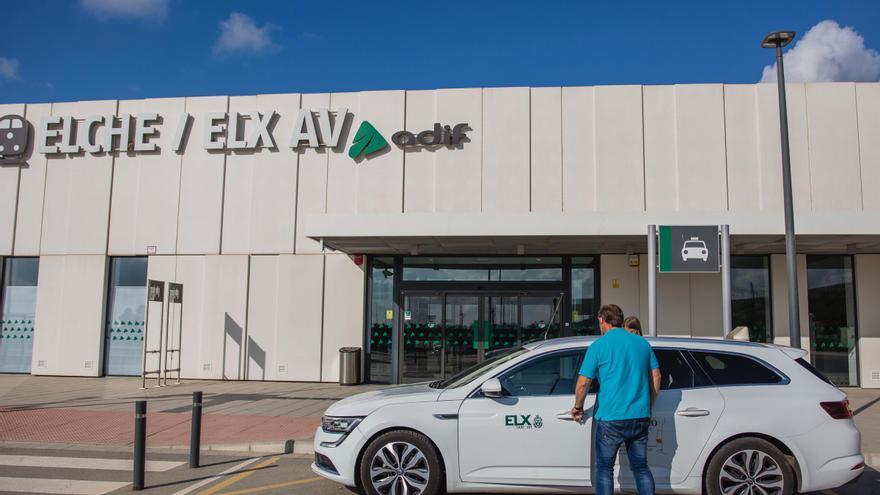 Adif garantiza la accesibilidad a la estación de Elche AVE y a otras cinco de la provincia, pero se olvida del Cercanías