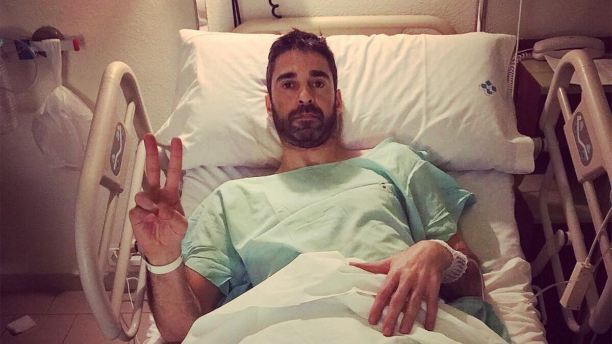 Juan Carlos Navarro, tras la intervención quirúrgica a la que fue sometido en Barcelona