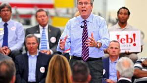 Jeb Bush durante la campaña presidencial en Jacksonville el 2015.