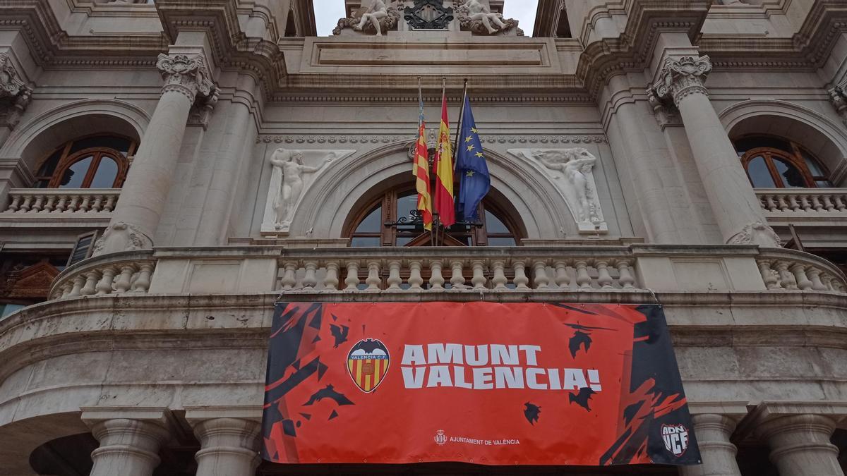 El Ayuntamiento se vuelca con el Valencia CF antes de la final de Copa en La Cartuja