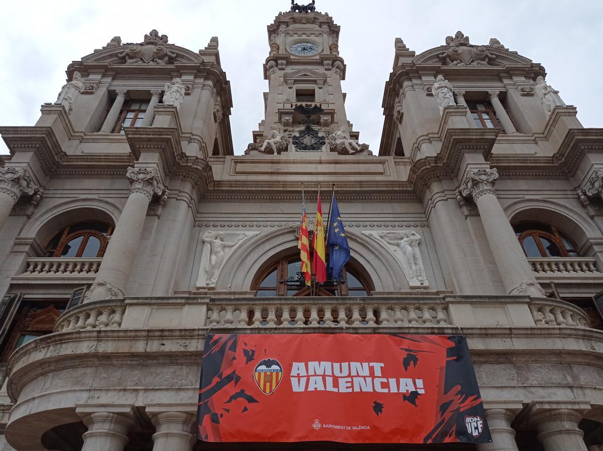 El Ayuntamiento se vuelca con el Valencia CF antes de la final de Copa en La Cartuja