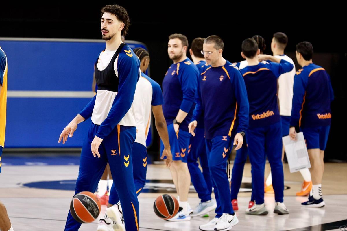 Valencia. Entrenamiento Valencia Basket y rueda de prensa de Pedro Martínez VLC SPD