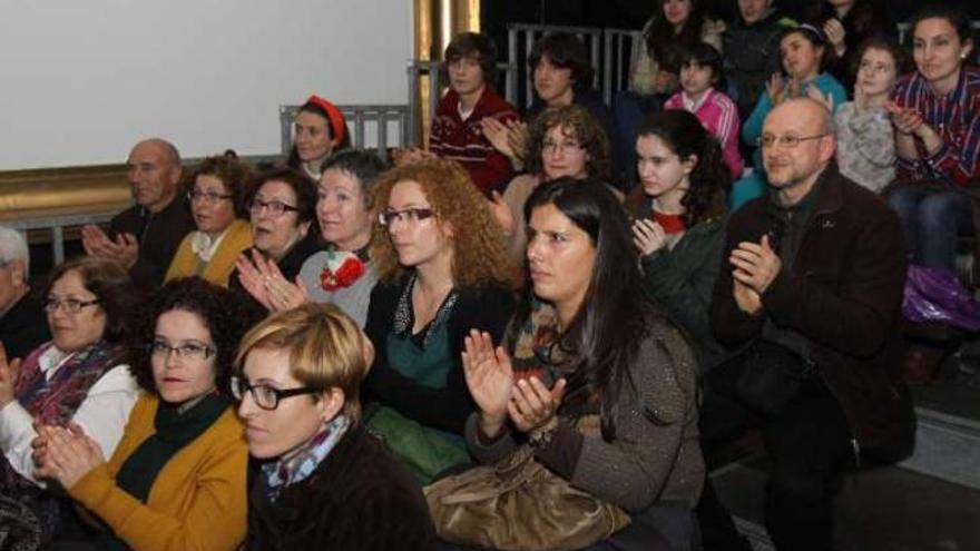 Una parte del público asistente a la primera cita con ArtEnxebre. // Muñiz