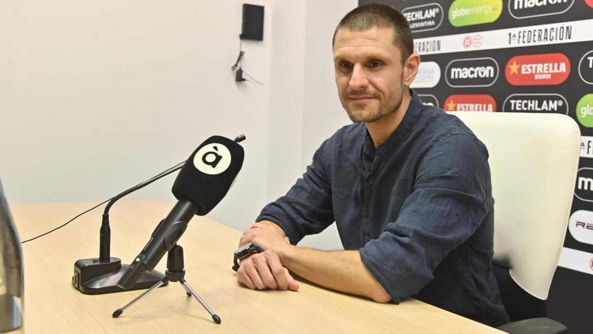 Castellón: así ha sido la 'presentación' de Rudé como entrenador.