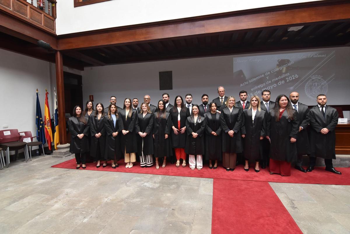 El Ilustre Colegio de Abogados de Las Palmas celebra la jura de nuevos letrados y homenajea a sus colegiados con 25 y 50 años de trayectoria