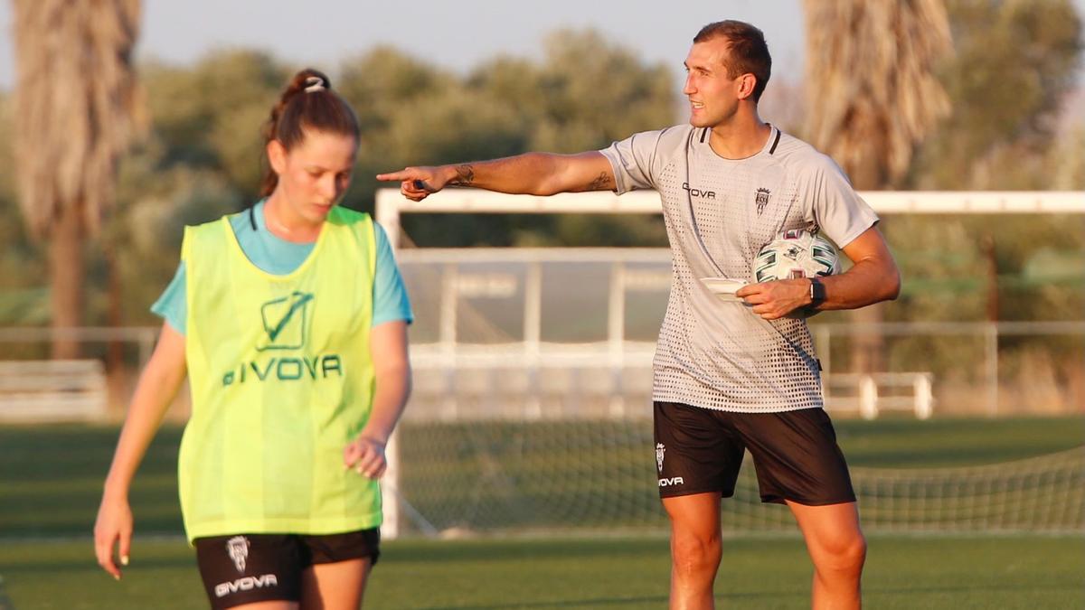 José Contreras, entrenador del Córdoba Femenino.