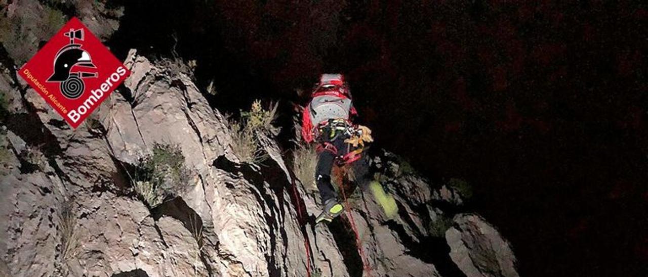 Rescate de ocho horas a dos escaladores en Puig Campana
