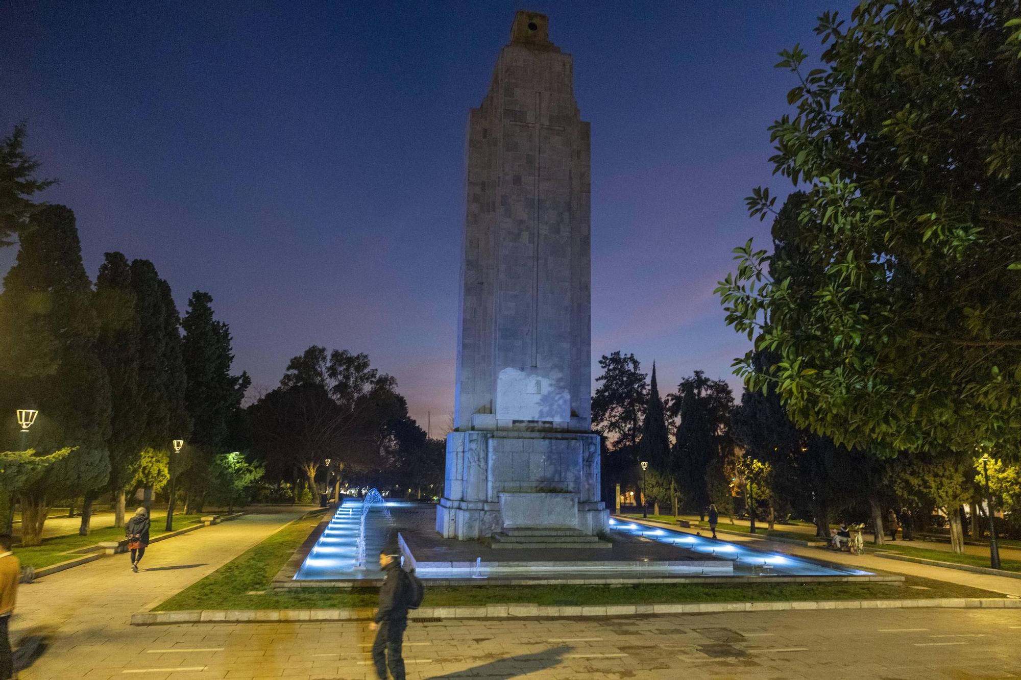 El Ayuntamiento de Palma ilumina el monumento de sa Feixina tras casi un año de apagón