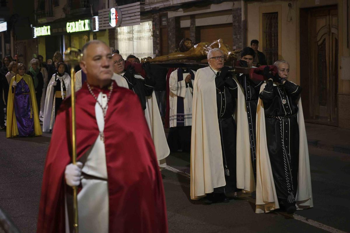 Los momentos más destacados de la Procesión del Silencio en el Port de Sagunt