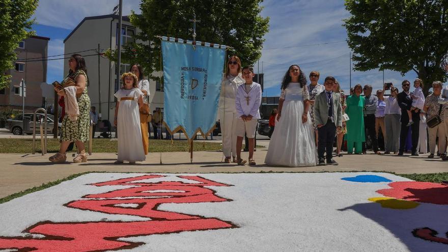 Las parroquias arousanas se visten de fiesta para las primeras comuniones