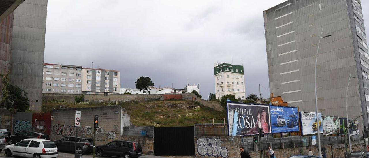 Finca del Agra do Orzán en la que los vecinos piden un parque para mejorar sus equipamientos.  | // C. PARDELLAS.