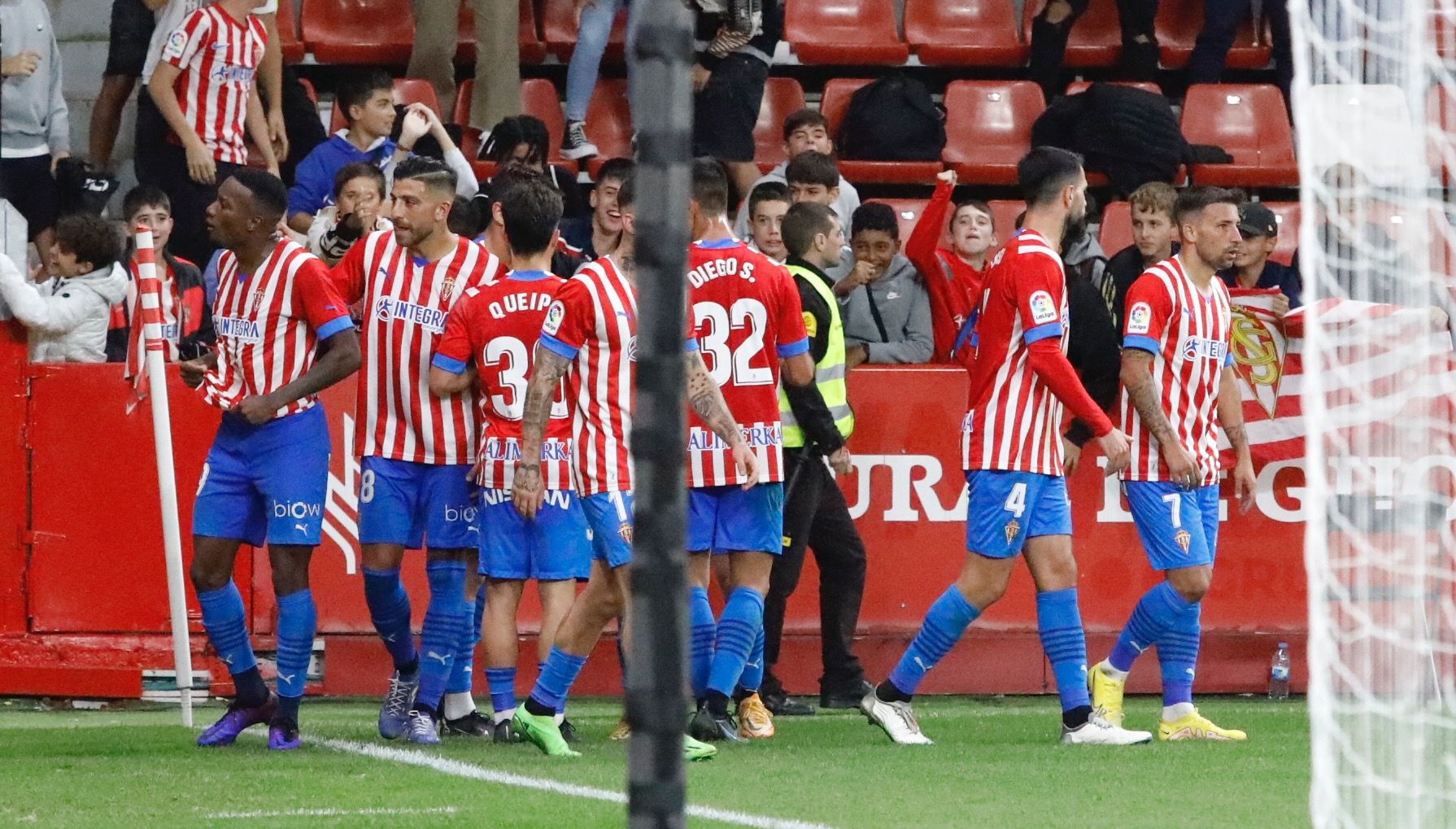 En imágenes: El Sporting consigue los tres puntos ante el Ibiza en un partido muy disputado