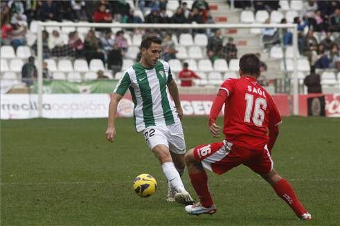 El Córdoba golea al Murcia (5-0)