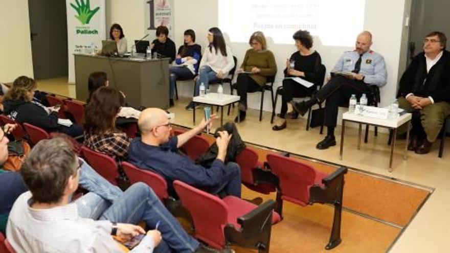 Els participants en la jornada de la Fundació Pallach.