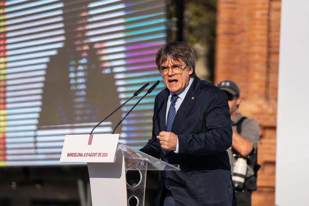 Puigdemont aparece en Barcelona después de siete años