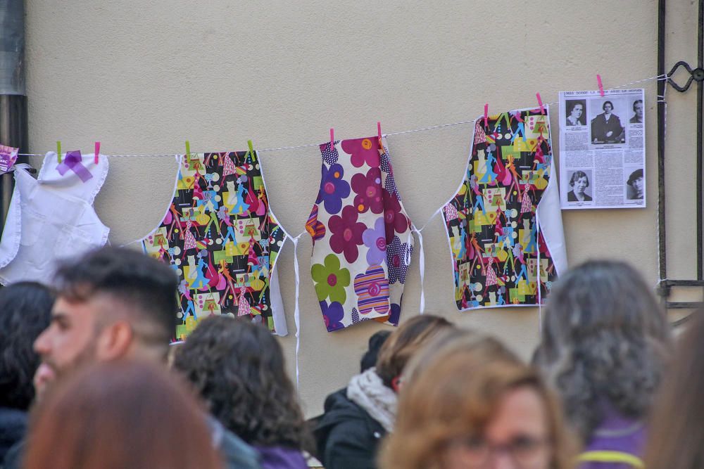 Concentración de colectivos feministas en Orihuela