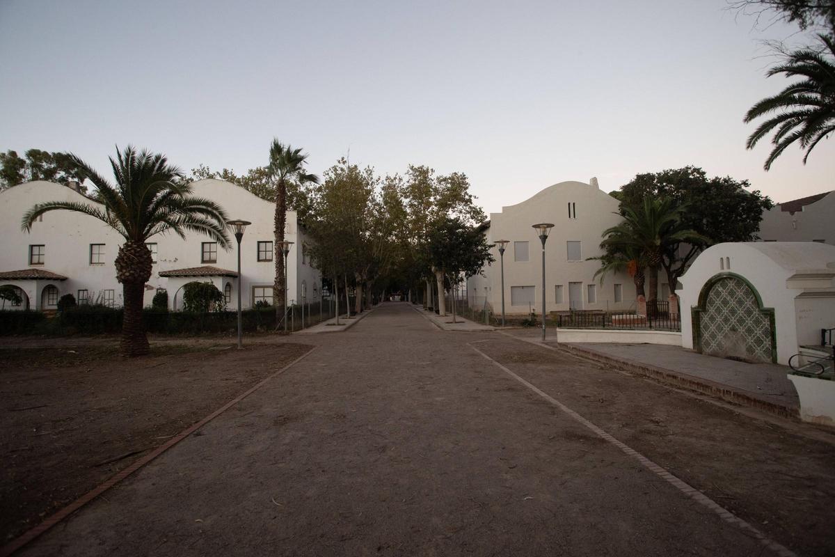 Zona de los jardines del complejo de la Gerencia ya rehabilitados.