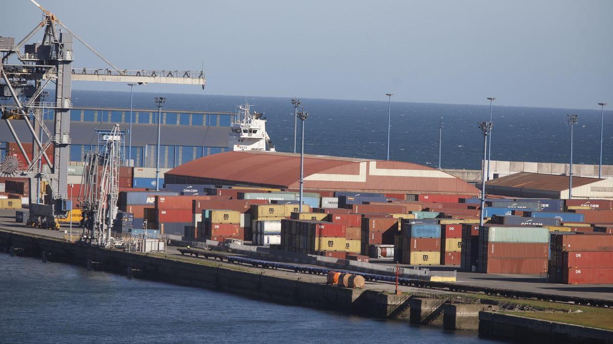 La terminal de contenedores de El Musel