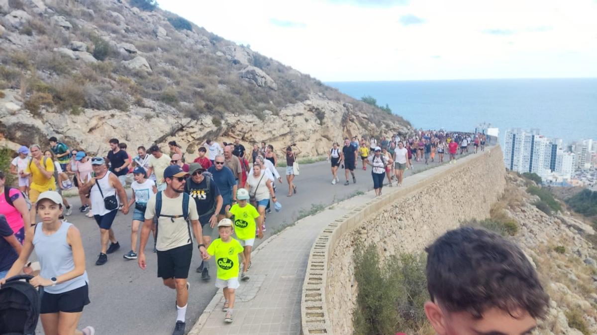 Un río de gente se ha sumado a la propuesta del club Xino-Xano de Cullera.
