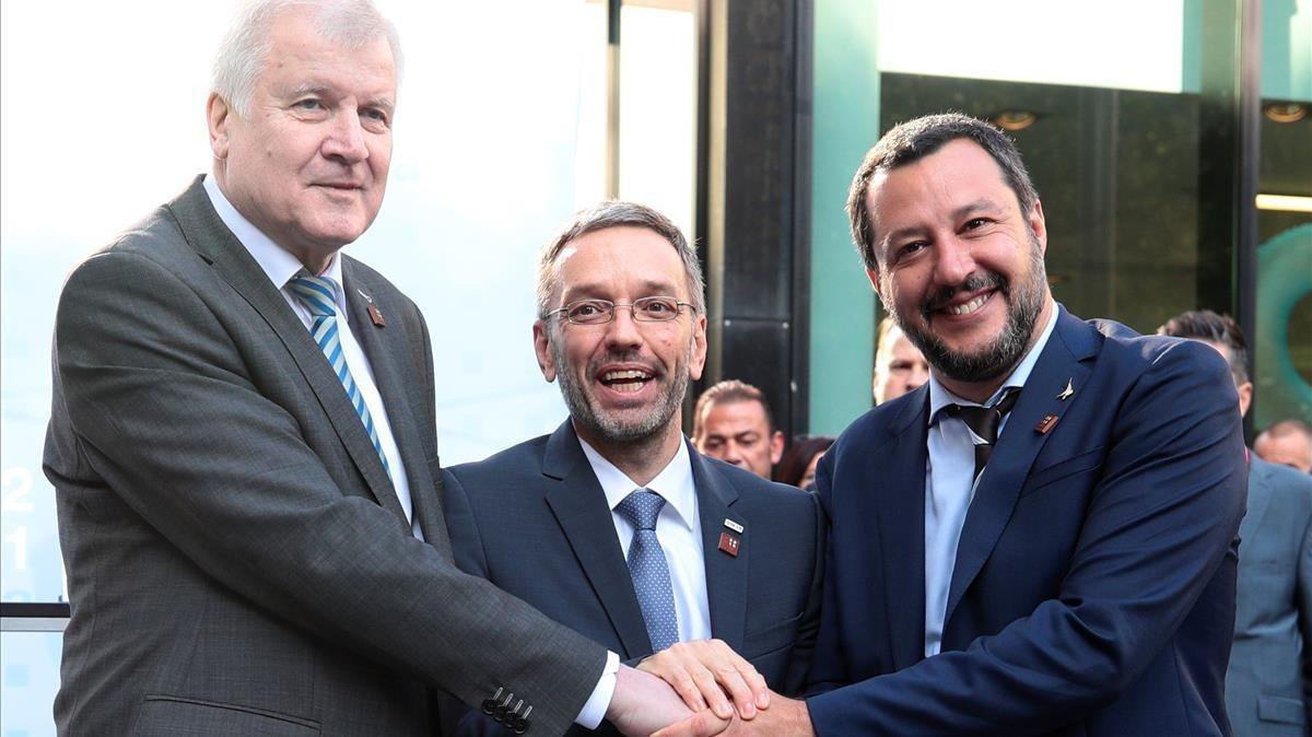 zentauroepp44274597 germany s horst seehofer  italy s matteo salvini and austria180925131535