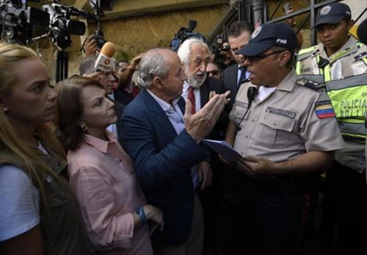 El senador espanyol Josep Maldonado intenta pactar la visita a l’exalcalde de Caracas pres Daniel Ceballos.