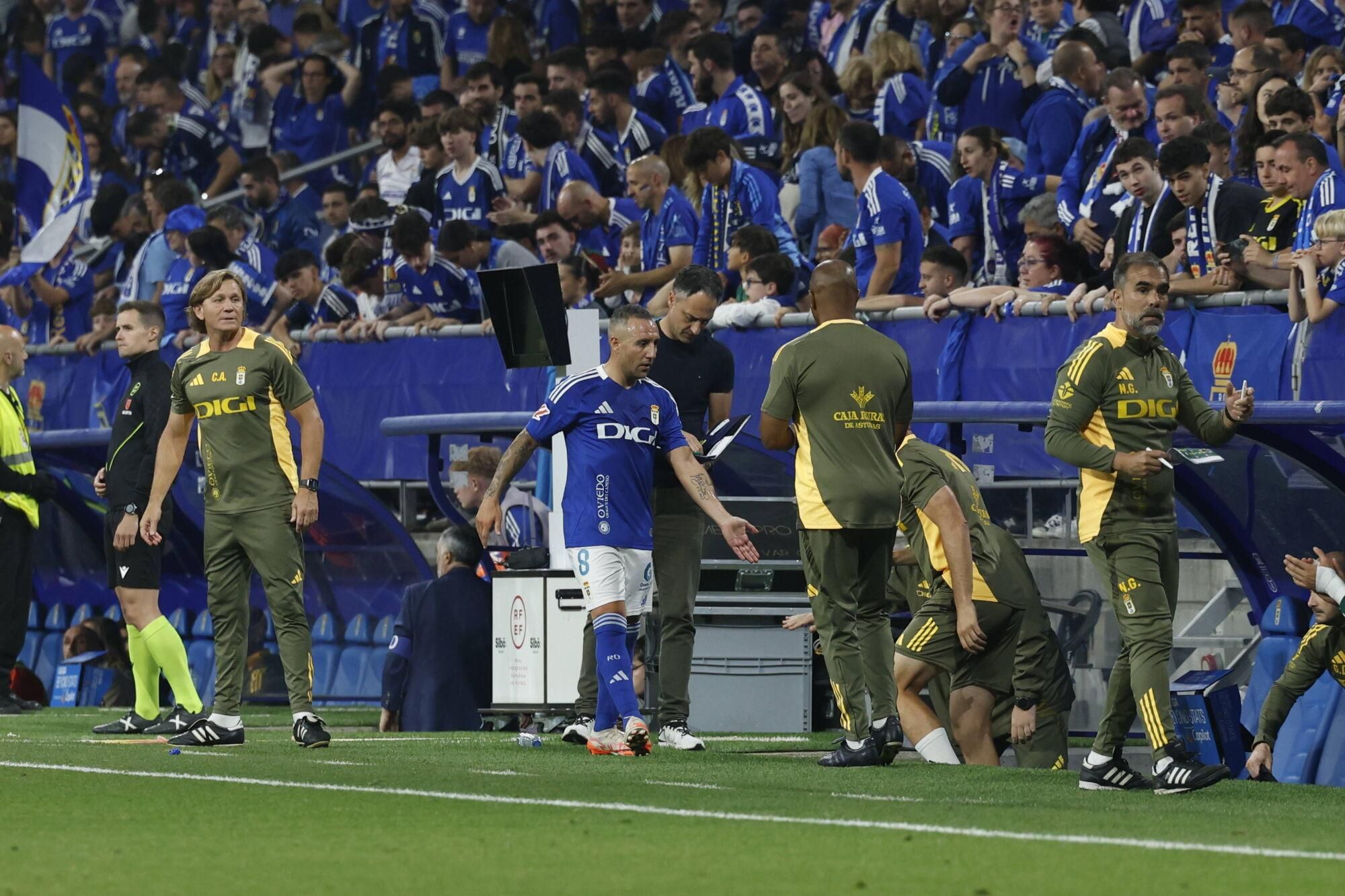 Así se vivió en el Carlos Tartiere la noche del ascenso del Oviedo a Primera División 24 años después