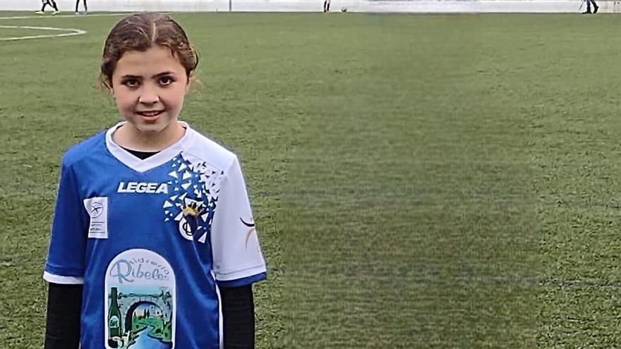 Julia de la Fuente (Llanes) y Martina Collado (Urraca), convocadas para la sub-14 femenina de fútbol