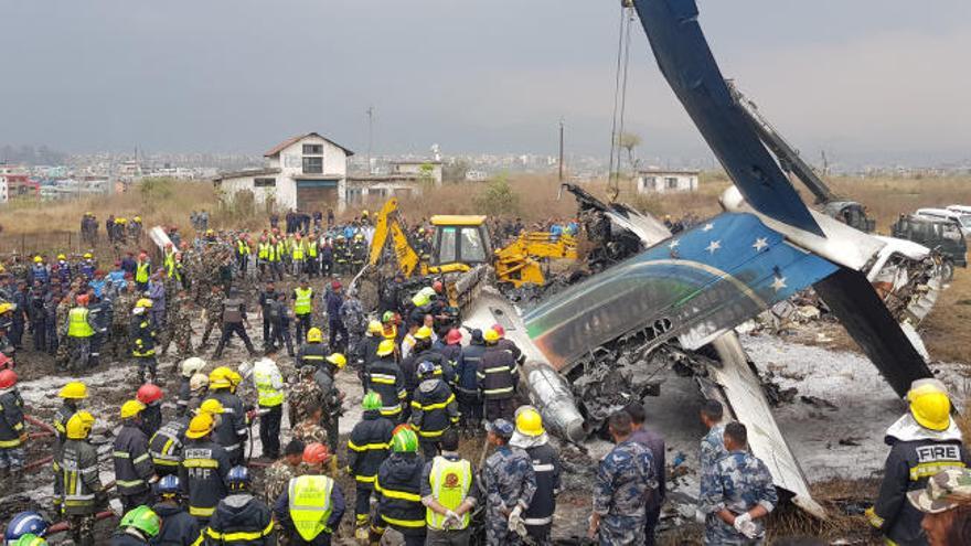 Al menos 50 muertos en un accidente de avión en Nepal