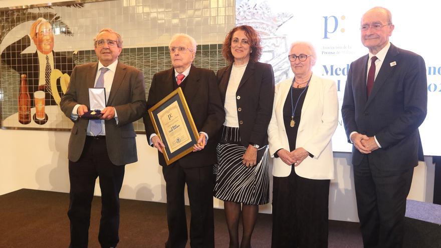 Los premiados por la Asociación de la Prensa de Málaga.