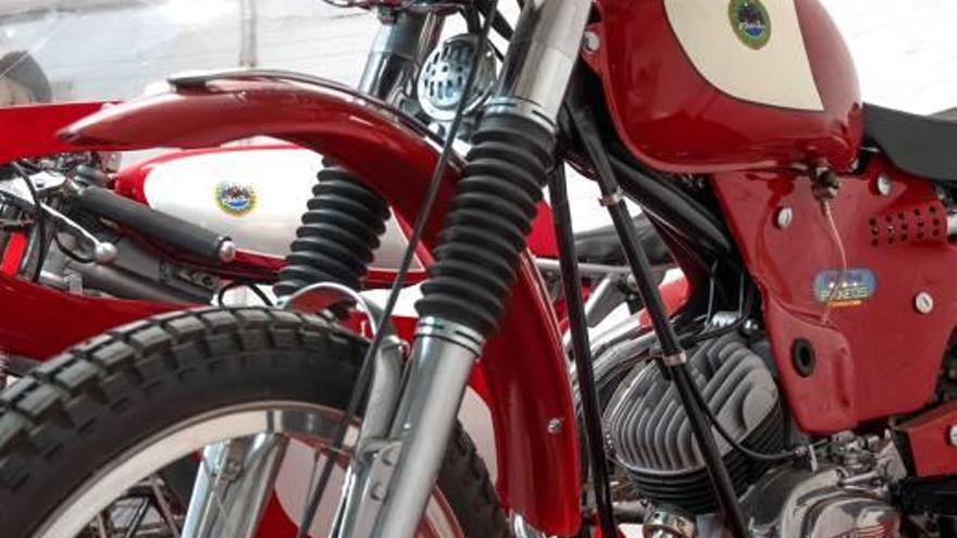 Platja d&#039;Aro exposa una cinquantena  de motocicletes Derbi històriques
