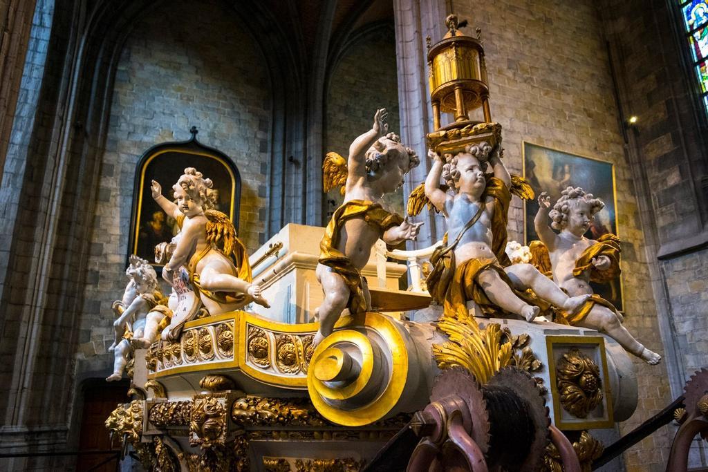 Ducasse de Mons, ciudad arte