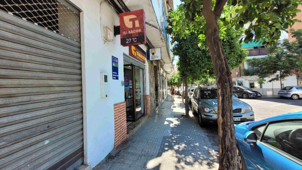 Estanco situado en la calle Venerable Juan Santiago en El Arenal.