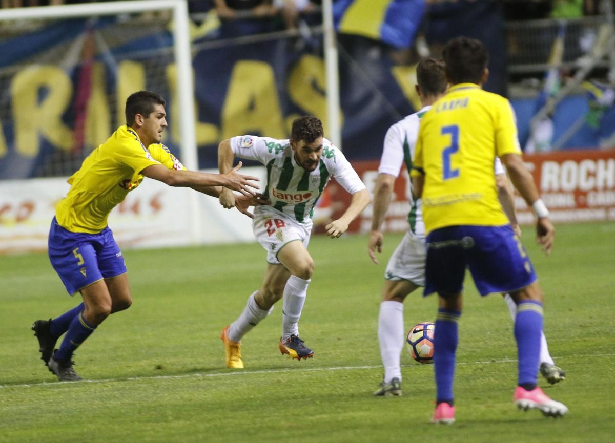 FOTOGALERÍA / Las mejores imágenes del Cádiz-Córdoba