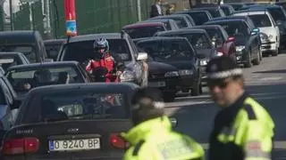 Las vías asturianas registrarán 132.000 desplazamientos durante este puente de Todos los Santos, con especial afluencia de vehículos a los cementerios el domingo