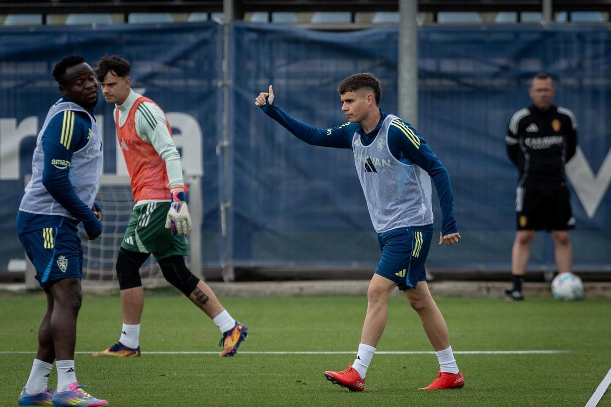 En imágenes | Entrenamiento del Real Zaragoza tras la derrota contra el Granada