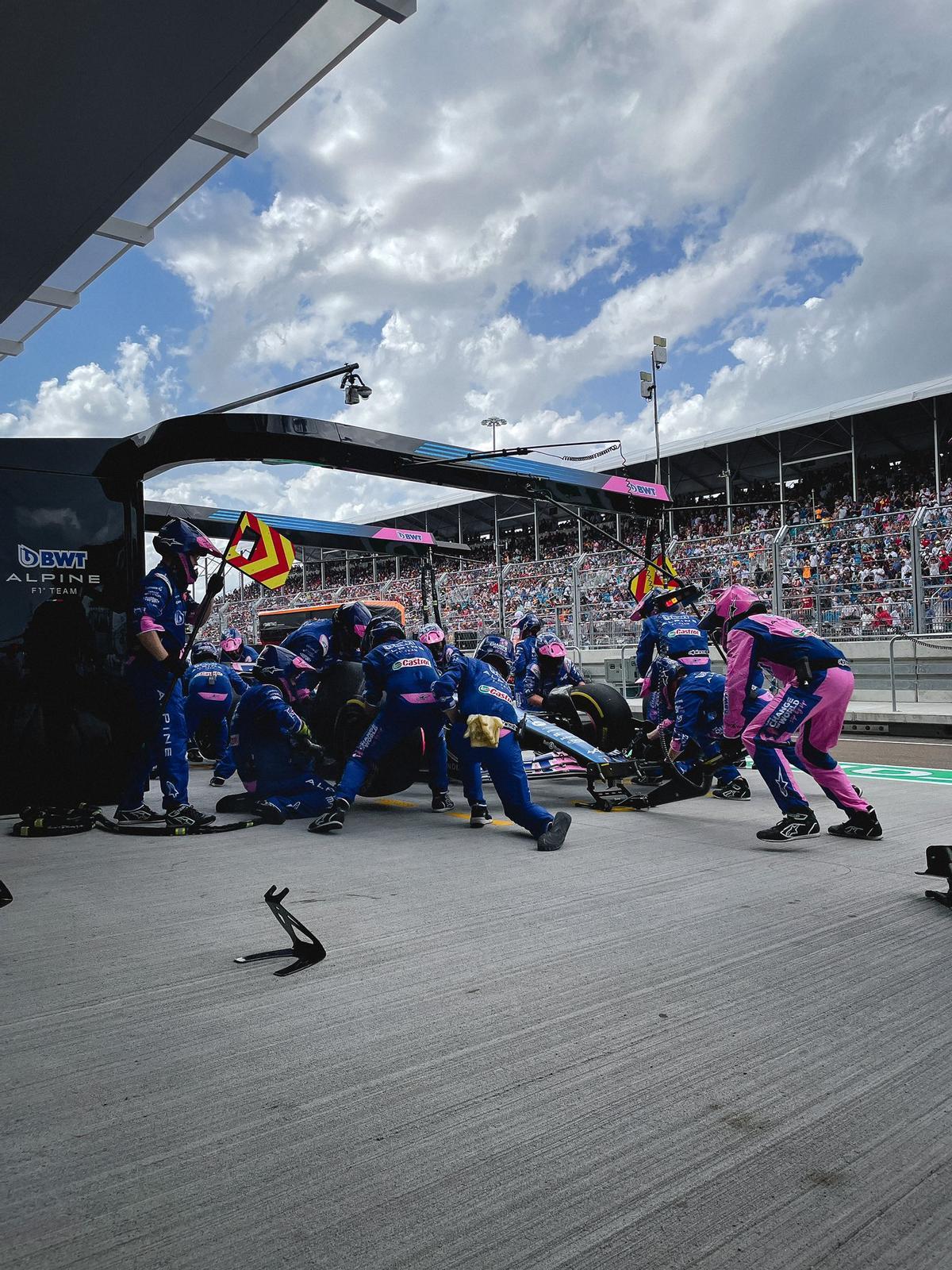 Parada en box durante el Gran Premio de Miami.