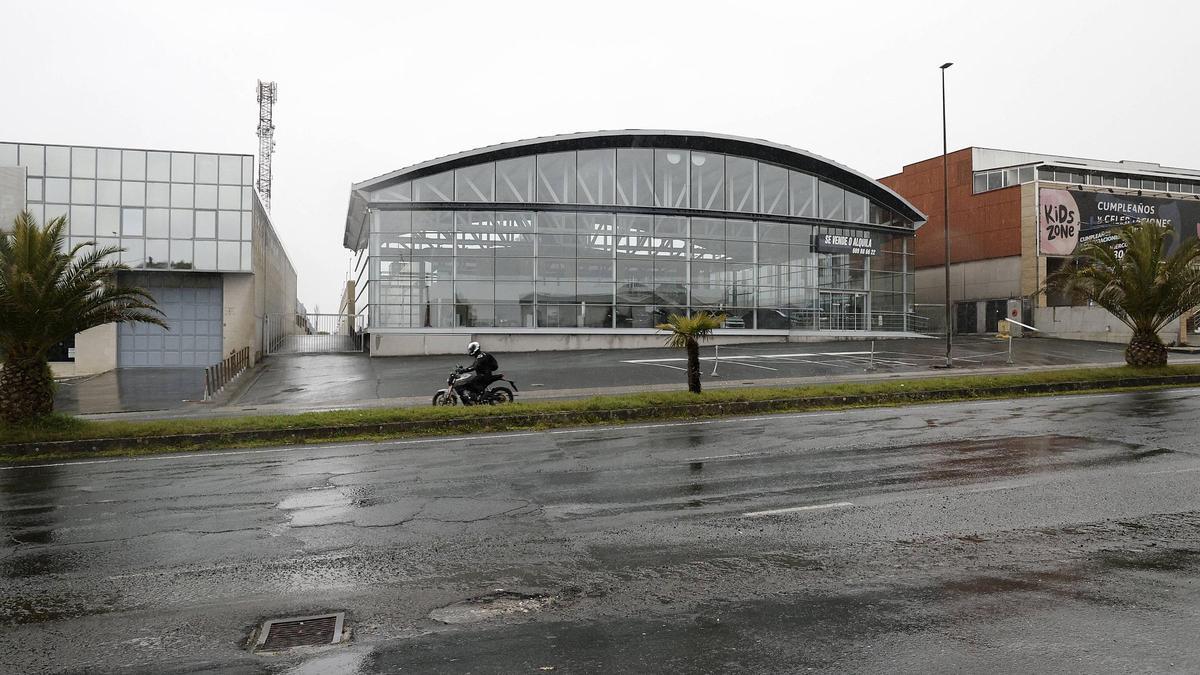 El nuevo concesionario de Volkswagen en Santiago está situado en la avenida Cruceiro da Coruña.