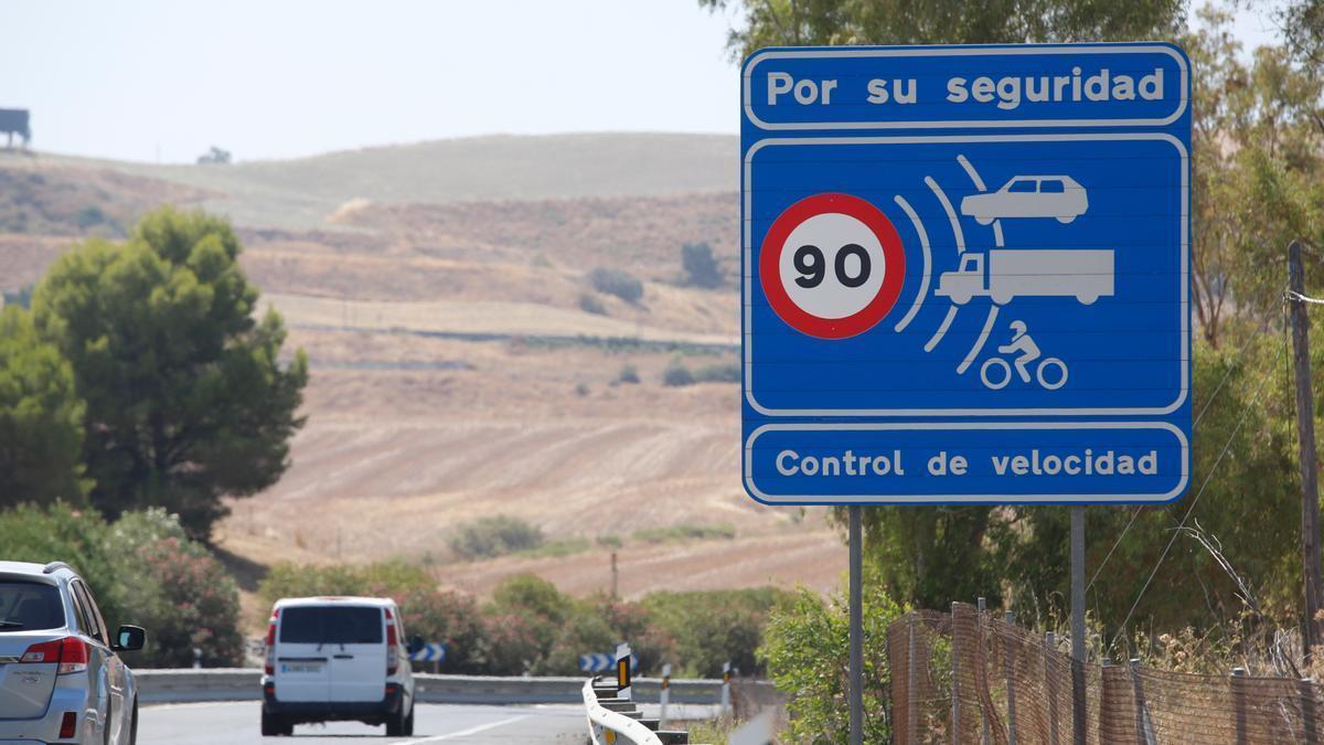 Aviso de control de velocidad mediante radar en Córdoba.