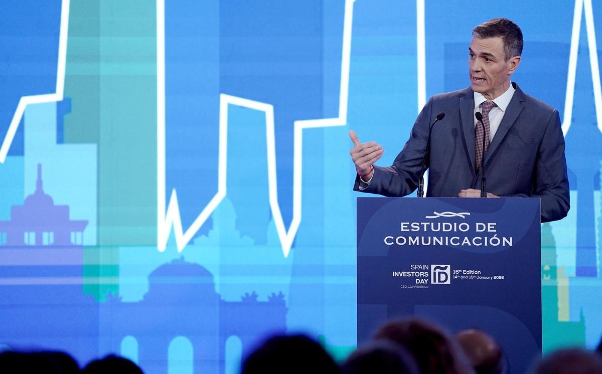 Pedro Sánchez, presidente del Gobierno, clausura el Spain Investor Day, con la presencia de Benito Berceruelo, presidente de Spain Investors Day y Margarita Robles, ministra de Defensa.