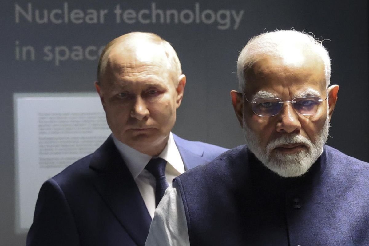 El presidente ruso, Vladímir Putin, y el primer ministro indio, Narendra Modi, este martes en Moscú. El presidente ruso, Vladímir Putin, y el primer ministro indio, Narendra Modi, este martes en Moscú.