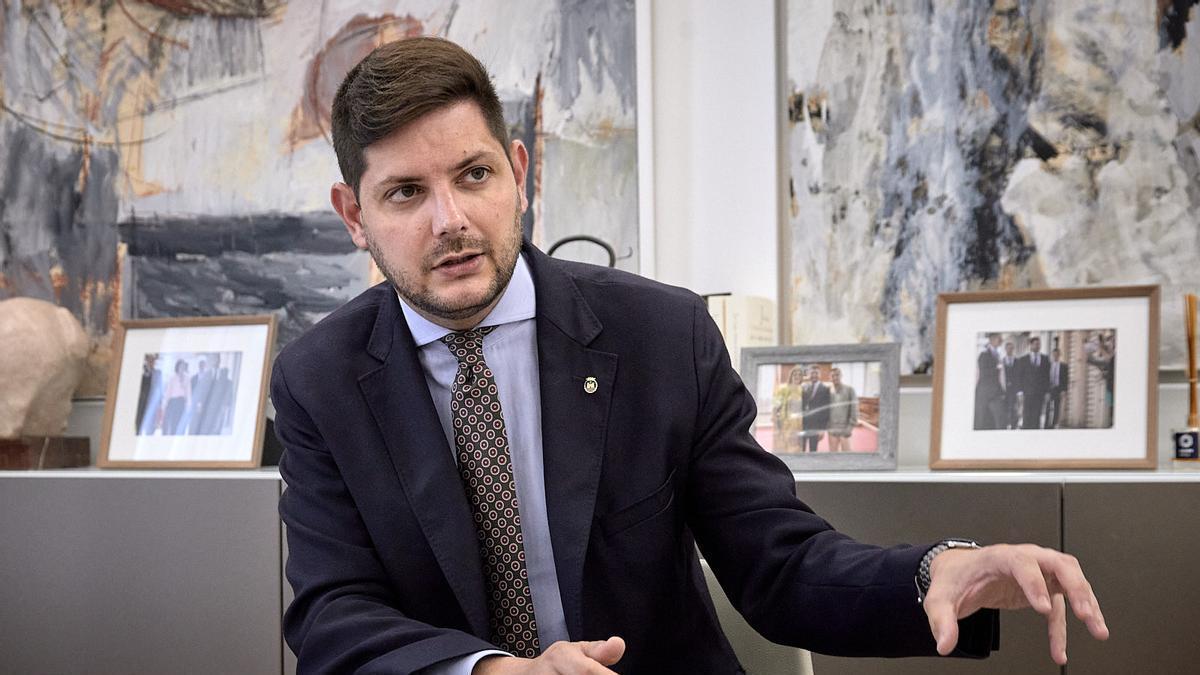 El alcalde de Gandia, José Manuel Prieto, en un momento de la entrevista.