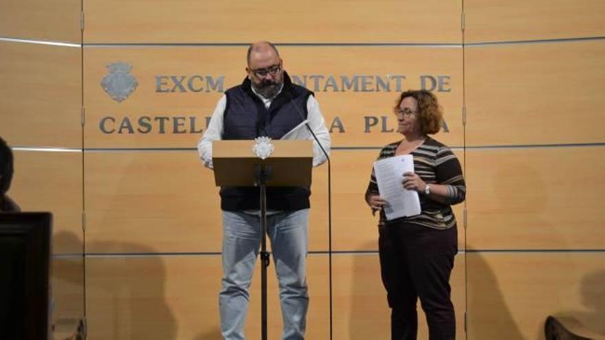 Comparecencia conjunta de ayer del vicealcalde de Castelló, Enric Nomdedéu, y la concejal de Vivienda, Ali Brancal.