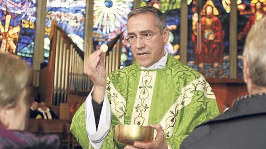 Peter Wehr bei seinem Begrüßungsgottesdienst im Februar 2010.