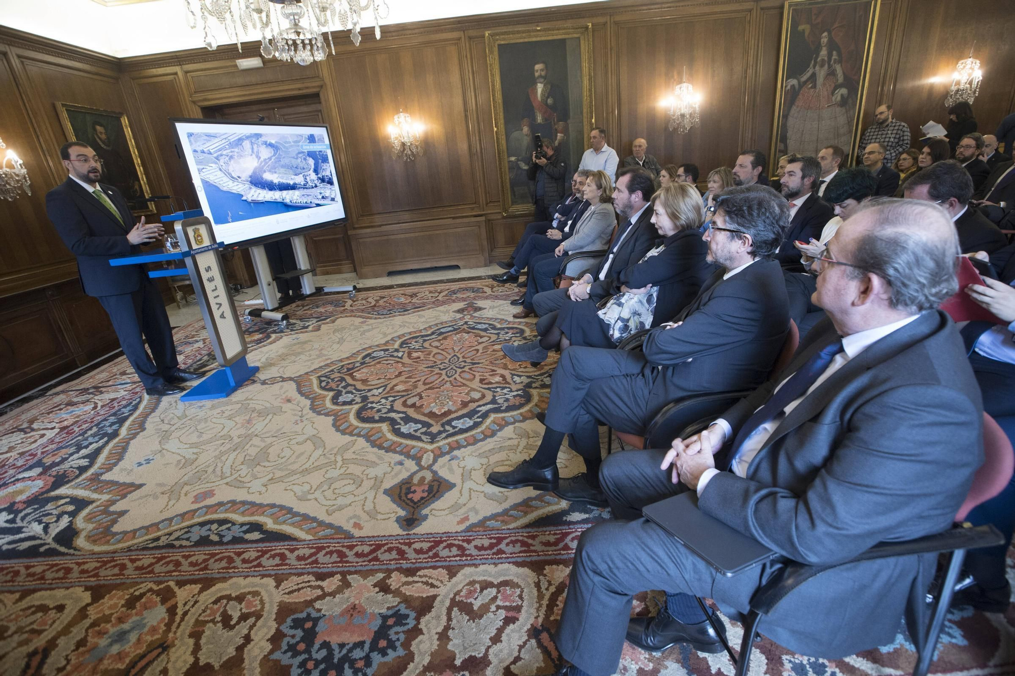 EN IMÁGENES: Así ha sido la visita a Avilés de Óscar Puente, ministro de Transportes y Movilidad Sostenible