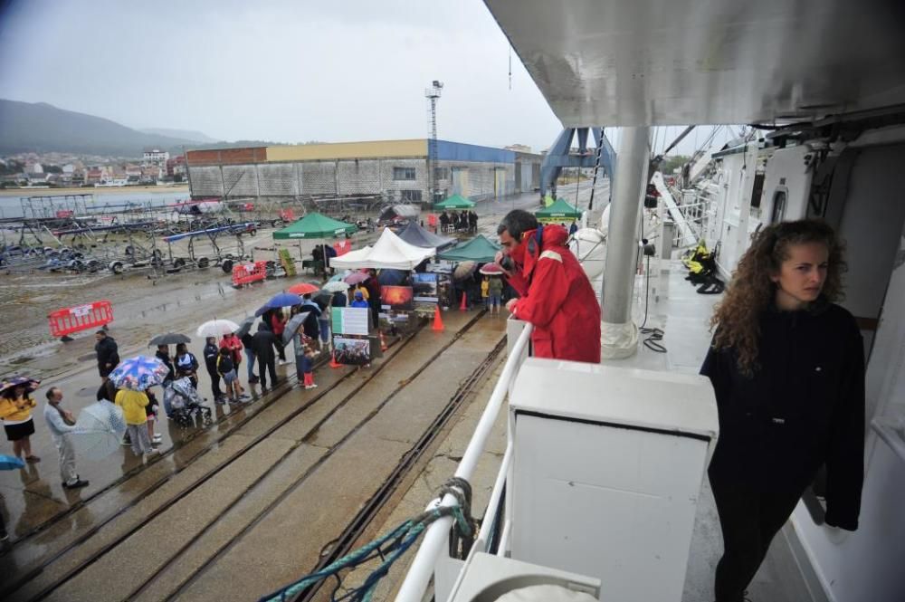 Así es el Rainbow Warrior de Greenpeace