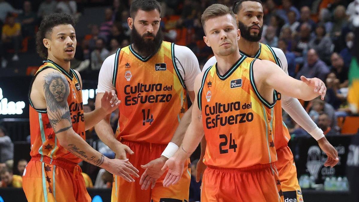 Martin Hermansson, Dubljevic, Radebaugh y Webb III, en el partido ante el Bilbao Basket