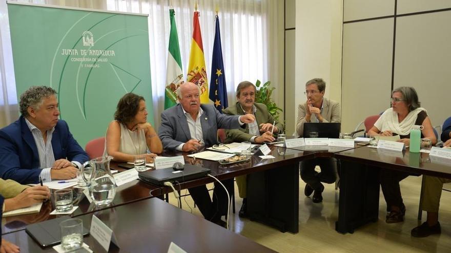 Una imagen de la reunión de la comisión de seguimiento del brote de listeriosis.